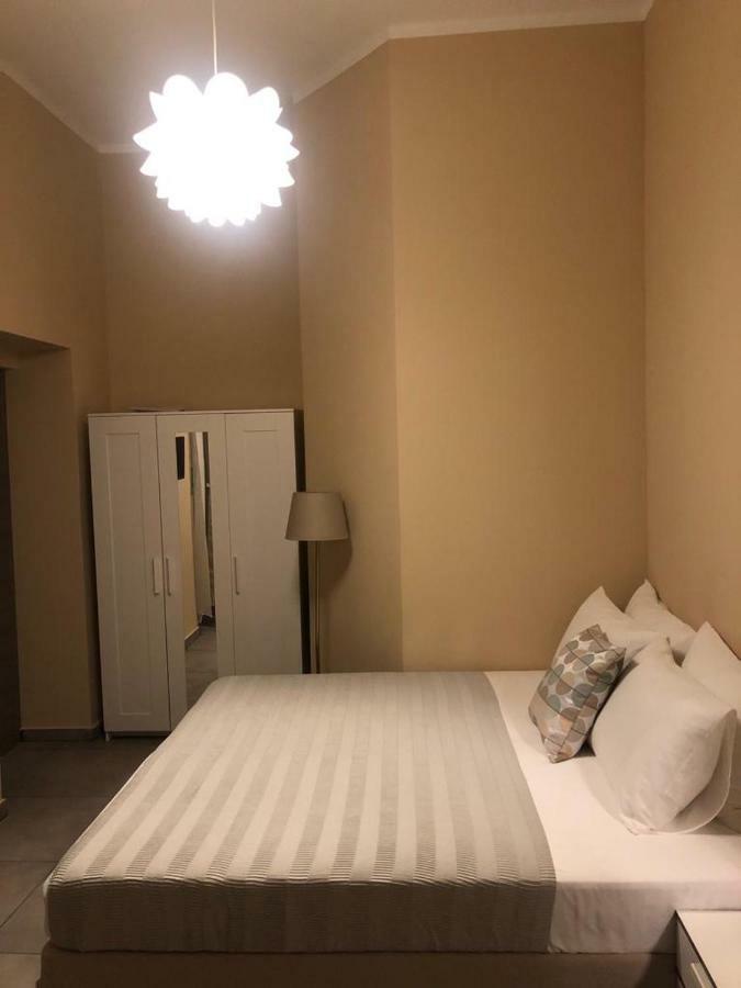 Deluxe Double Room Shower,806539683:JPEG